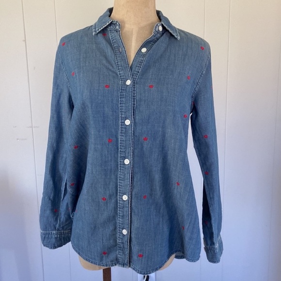 THE GREAT EMBROIDERED HEART BUTTON DOWN DENIM BLOUSE 2 - Picture 2 of 11